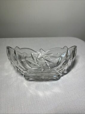 American Brilliant Period cut crystal bowl Pinwheel & hobstar & Scalloped edge